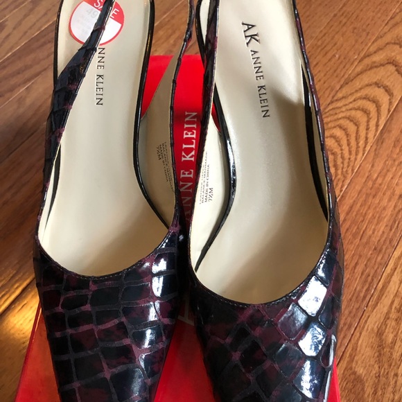 7 1/2 Anne Klein Heeled Shoes - Picture 2 of 6